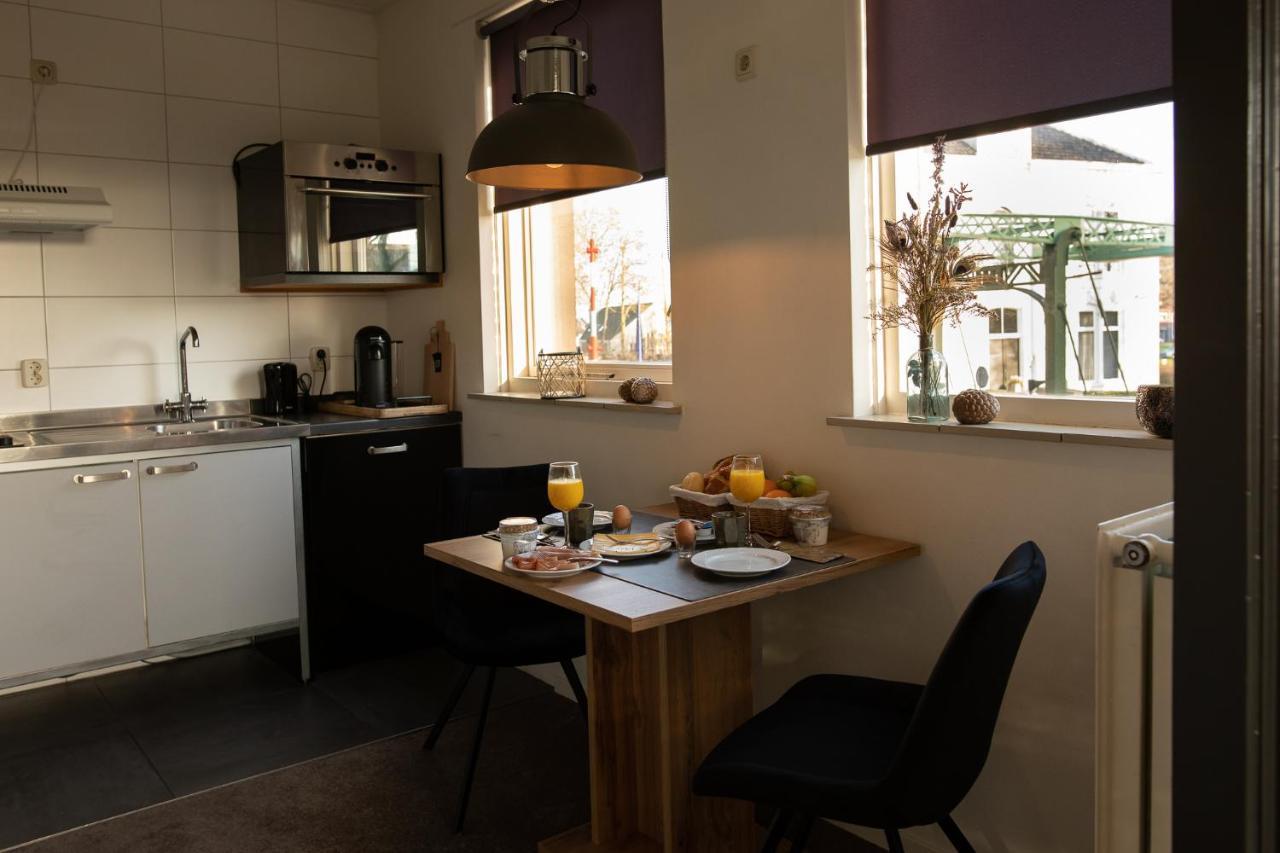 Yep! Slapen Bij De Sluis Bed & Breakfast Blokzijl Dış mekan fotoğraf